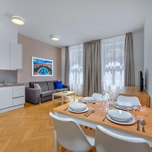 euroagentur-down-town-suites.praguehotelsweb.com/